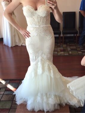 Elegant Strapless Inbal Dror Lace Wedding Dress